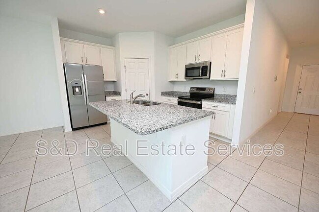 Building Photo - 685 Crown Rose Dr