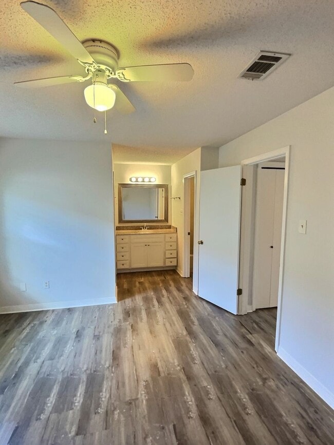 Building Photo - 2 Bedroom 2 Bathroom home in Biloxi, MS!