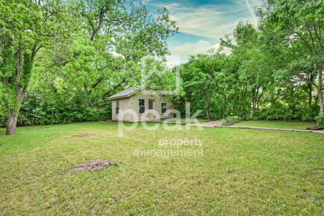 Building Photo - $1650! 3Bed home! Free Application BLACK FRIDAY DEAL Ends 11/29!