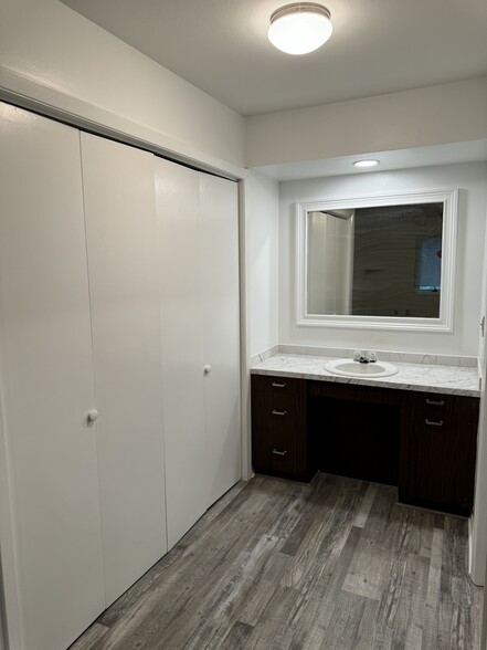 Master Dressing Area - 160 Rockleigh Dr