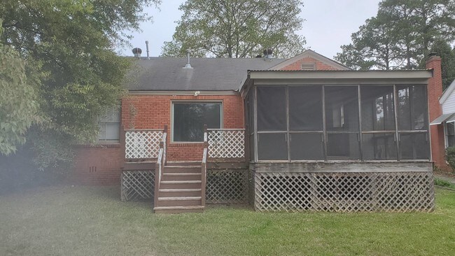 Building Photo - 2726 Windsor Ave