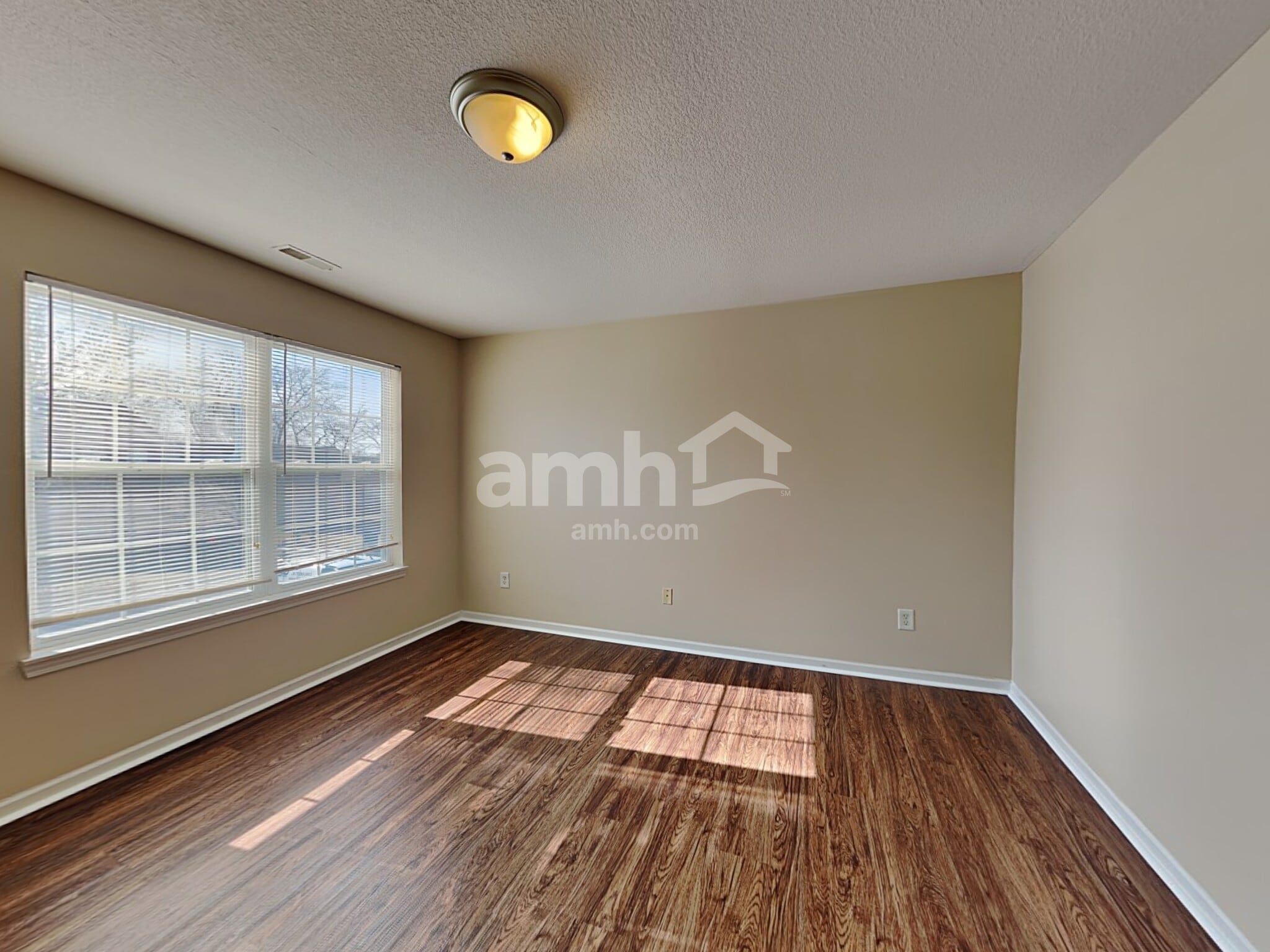 Building Photo - 7214 Dublin Ln