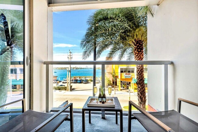 Building Photo - 101 N Ocean Dr