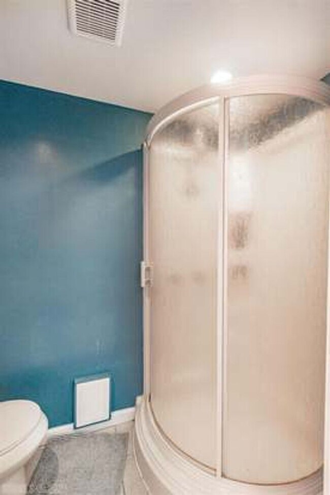 Building Photo - Blacksburg, Very spacious 2 BR / 2 BA, Available in August