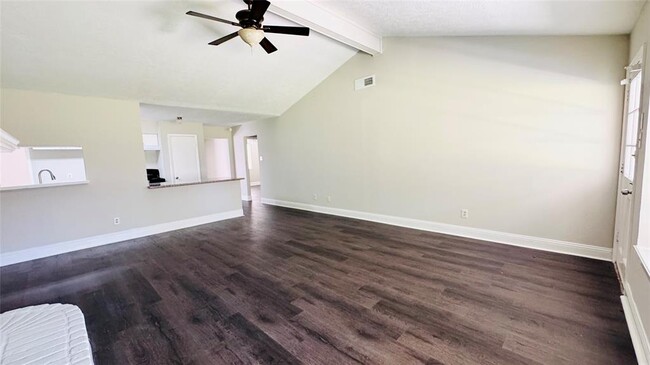 Building Photo - 10418 Towne Oak Ln