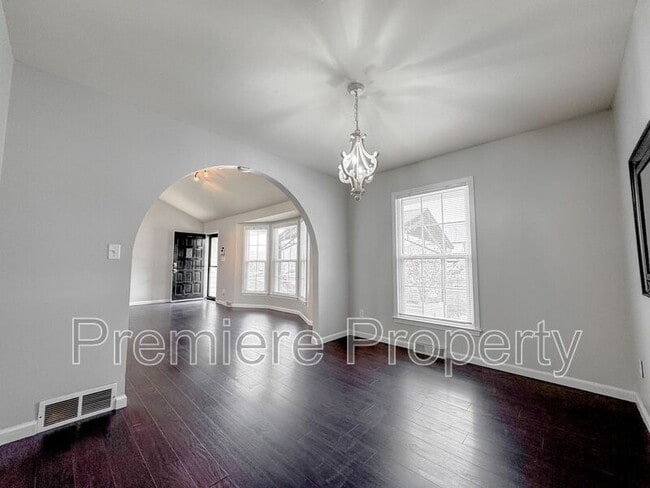 Building Photo - 7012 N Winan Ave