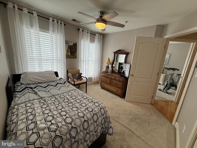 Building Photo - 2142 Capstone Cir