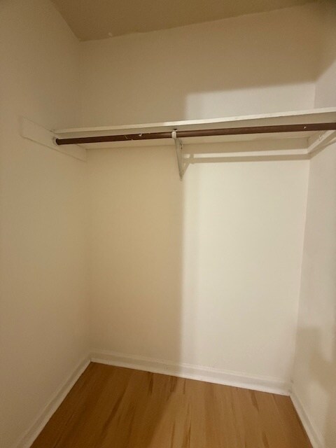 Building Photo - Spacious condo at The Oaks of Avent Ferry!