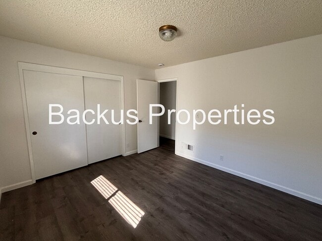 Building Photo - Wonderful Three bedroom Home in Greenfield