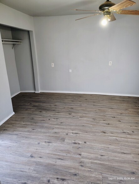 Building Photo - 2103 S Houston St