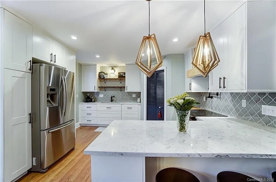 Building Photo - 10700 Forest Dr