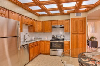 Kitchen - The Palms at Memorial