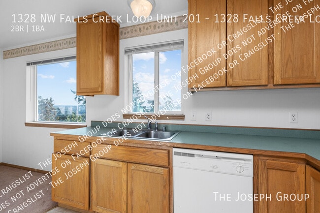 Building Photo - 1328 NW Falls Creek Loop