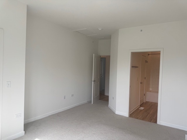 Building Photo - 15649 Lamon Ave