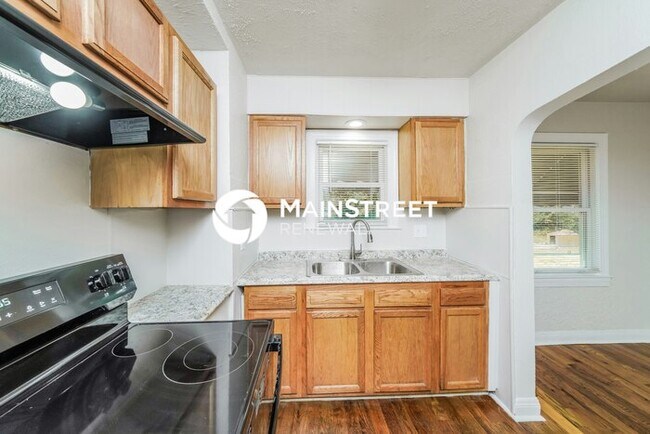 Building Photo - 2 Bedroom Pet-Friendly Home in Louisville,...