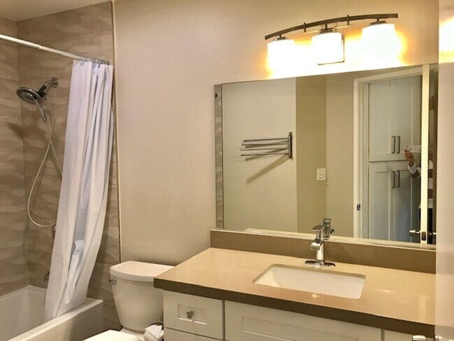 Building Photo - Totally Updated Ocean View 1 bedroom in The Village