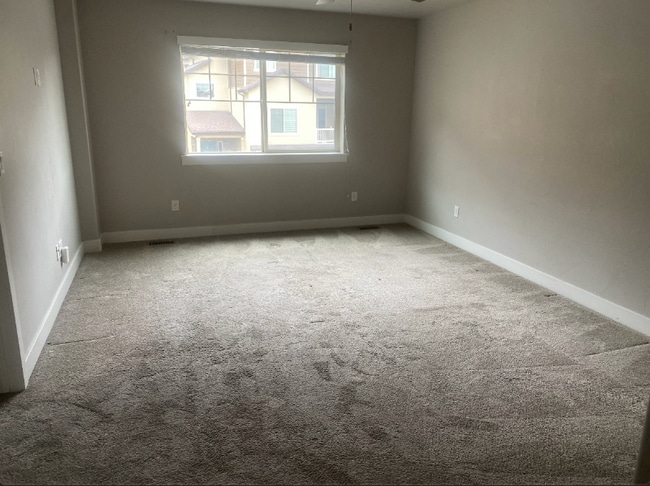 Building Photo - 822 S Aspen Wy