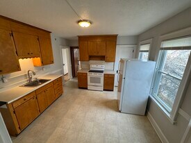 Building Photo - 34 Nesbit Ave