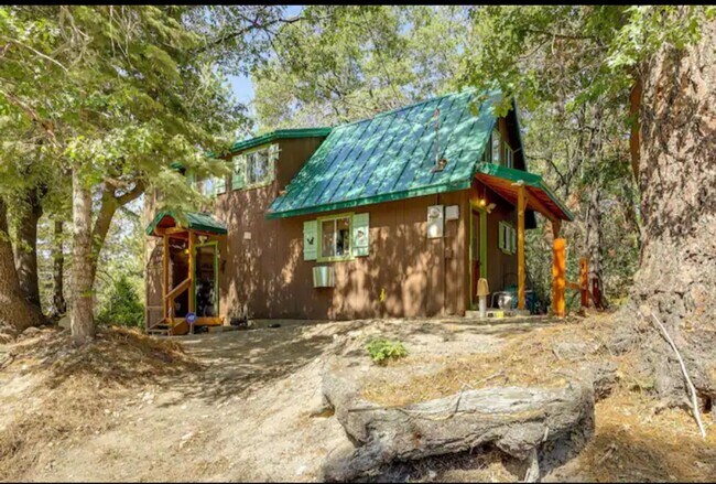 Building Photo - Lovely Home: 2BR+Bonus at Cul-De-Sac in Gr...