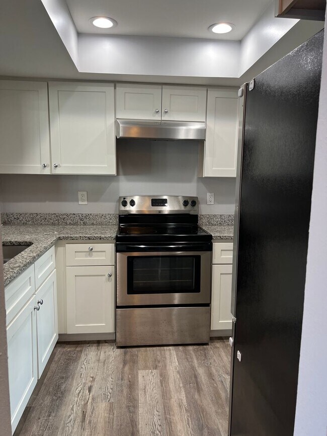 Building Photo - 4042 Audubon Dr