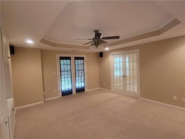 Building Photo - 5555 Holly Springs Dr