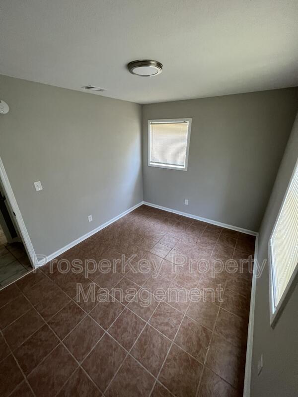 Building Photo - 615 Buford Dr