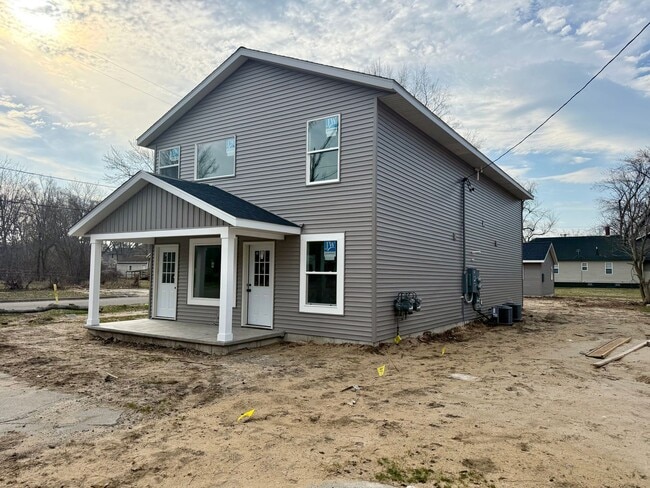 Building Photo - 313 Orchard Ave