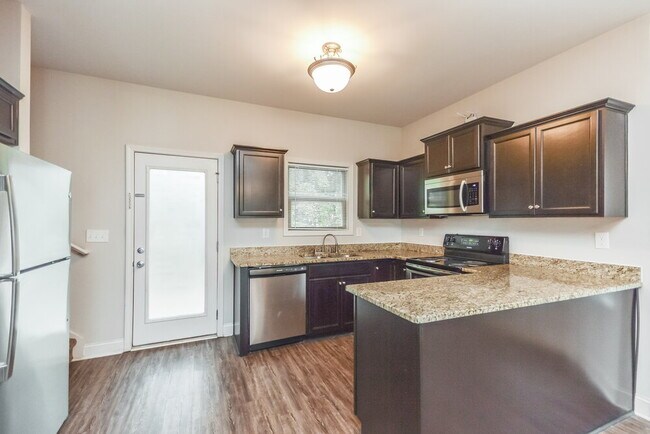 Building Photo - 1008 Allegiance Dr