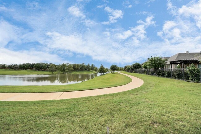 Building Photo - 10910 Wardrop Pl