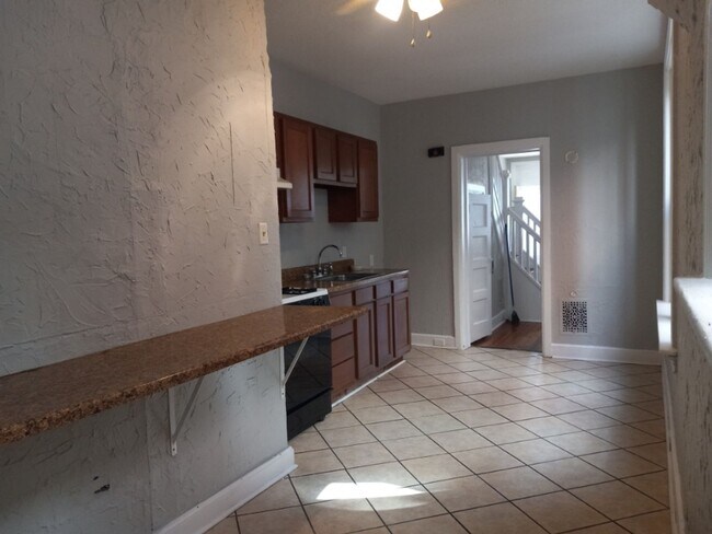 Building Photo - 2343 Logan St