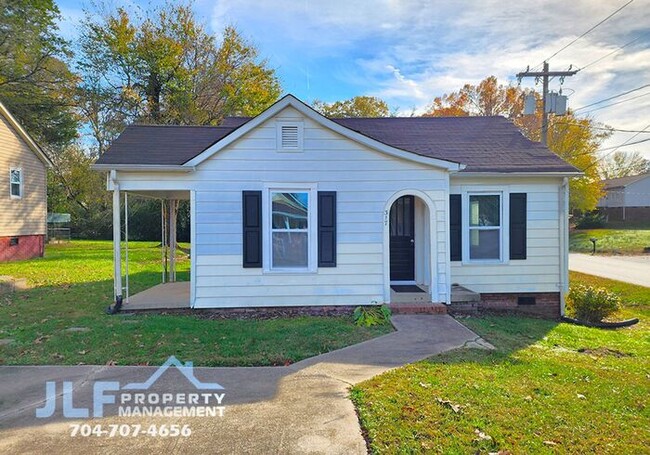 Primary Photo - Cute 2 Bed/1 Bath Ranch in Kannapolis!