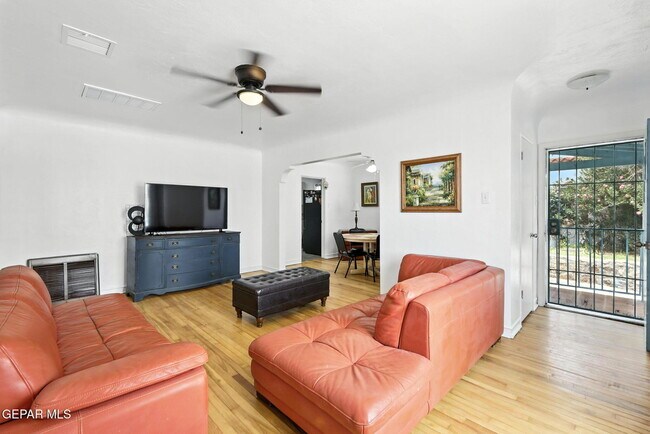 Building Photo - 4505 Pershing Dr