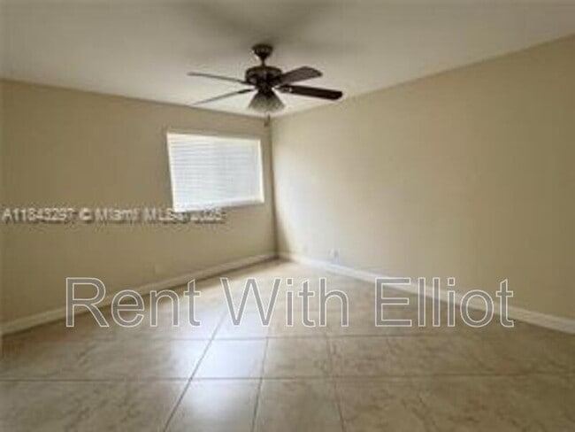 Building Photo - 2926 S University Dr
