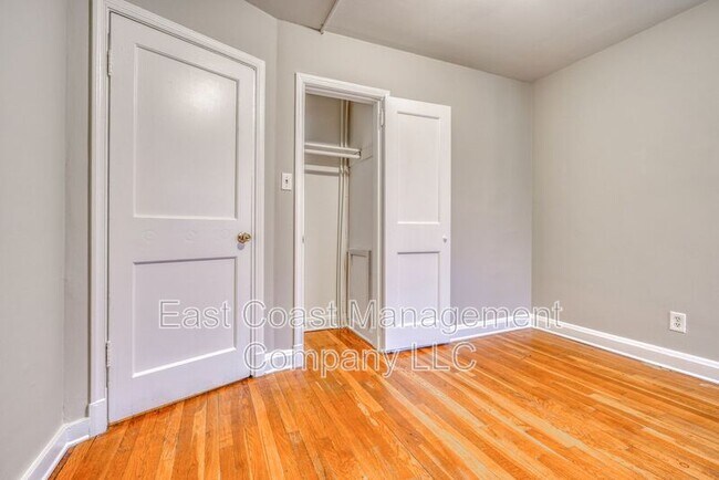 Building Photo - 9616 Mason Ave