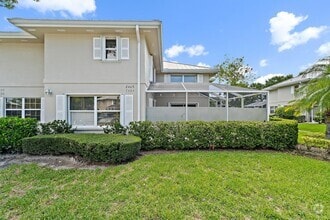Building Photo - 2406 SW Danbury Ln