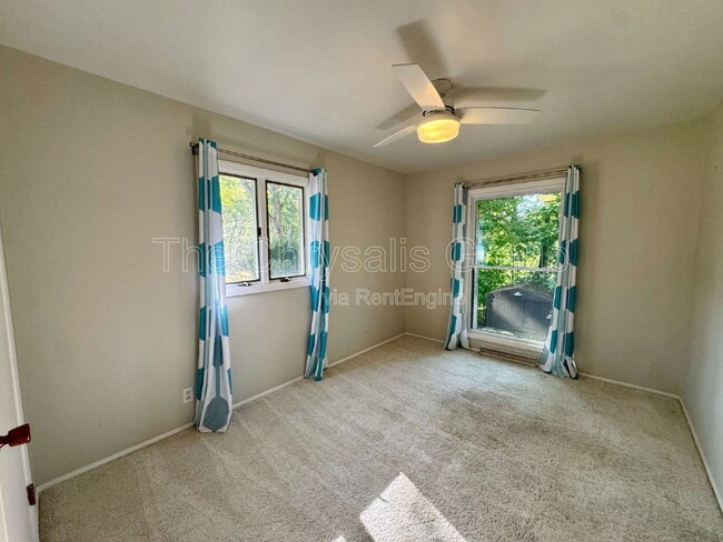 Building Photo - 206 Forest Park Pl