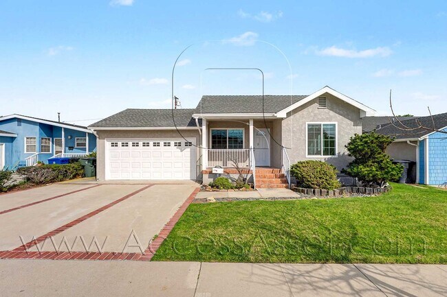 Building Photo - Spacious 4 Bed/2 Bath Home With EV Charger In Torrance!