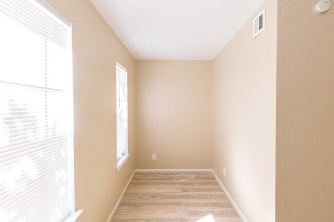 Building Photo - 14600 Fonmeadow Dr