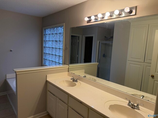 Building Photo - 129 Garden Brook Dr