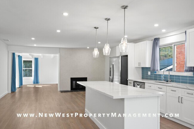 Building Photo - Freshly Renovated and Highly Upgraded Allied Gardens 4 Bedroom. Available Now!