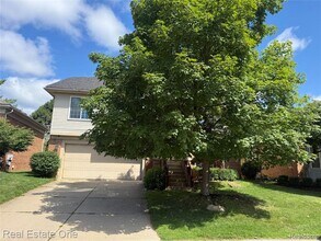 Building Photo - 3068 Bridlewood Dr