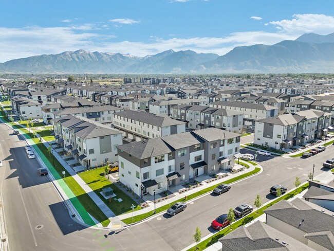 Building Photo - Views - Views - Views!! 4 Bedroom Modern Townhome