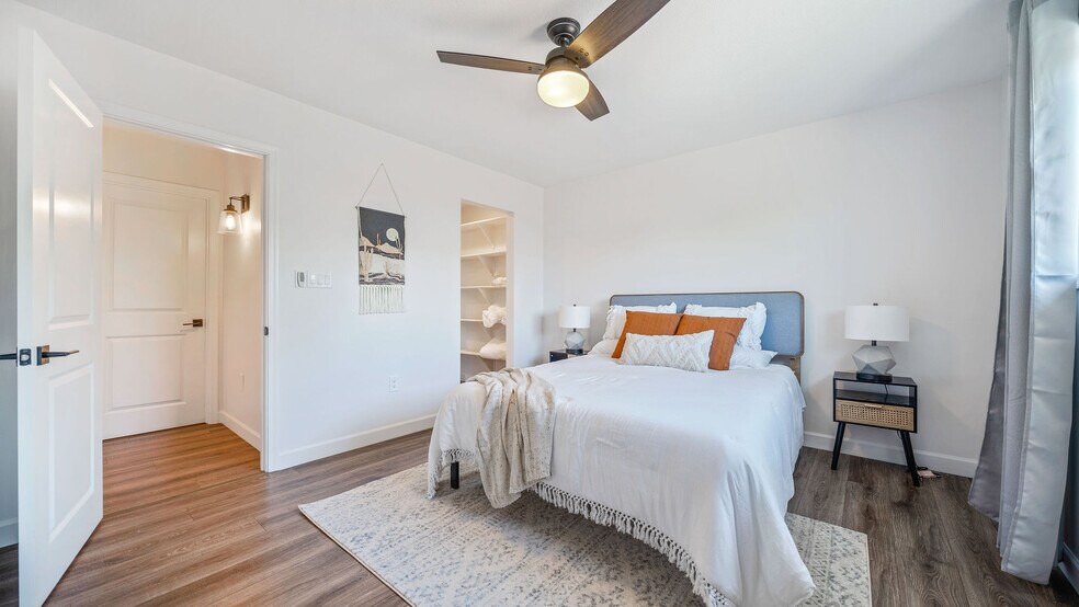 Building Photo - 8035 E Earll Dr