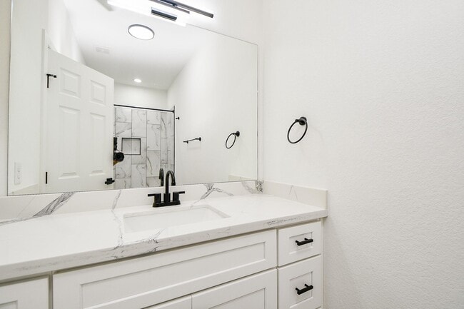 Building Photo - 9734 Pelsey St