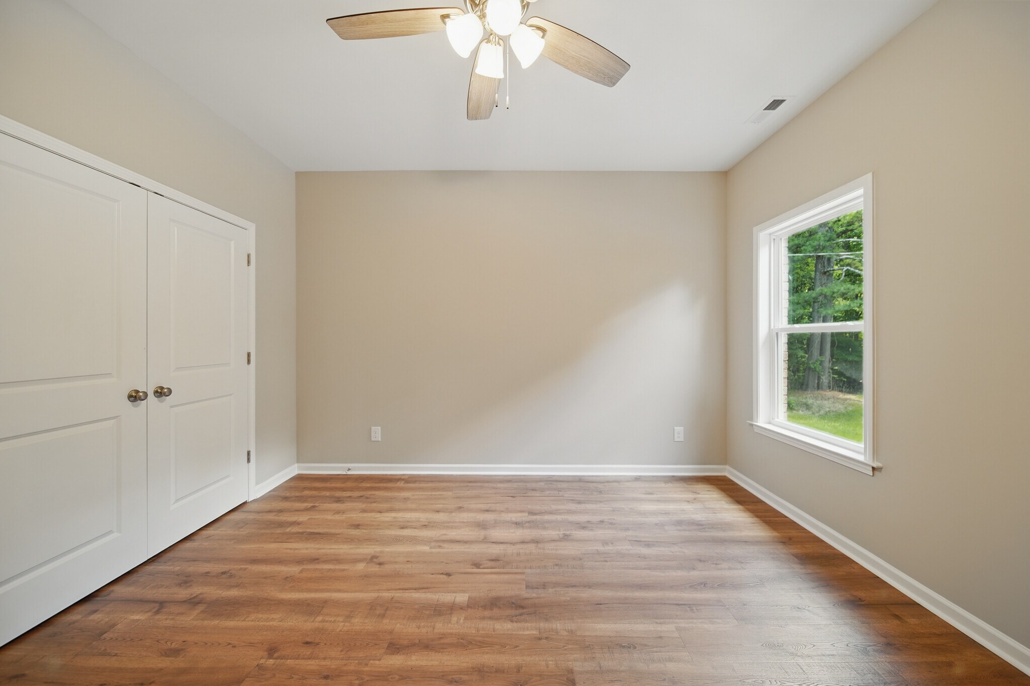 2nd bedroom - 216 Legion Dr