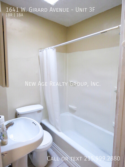Building Photo - 1641 W Girard Ave
