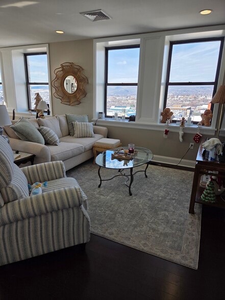 Primary Photo - 108 N Washington Ave