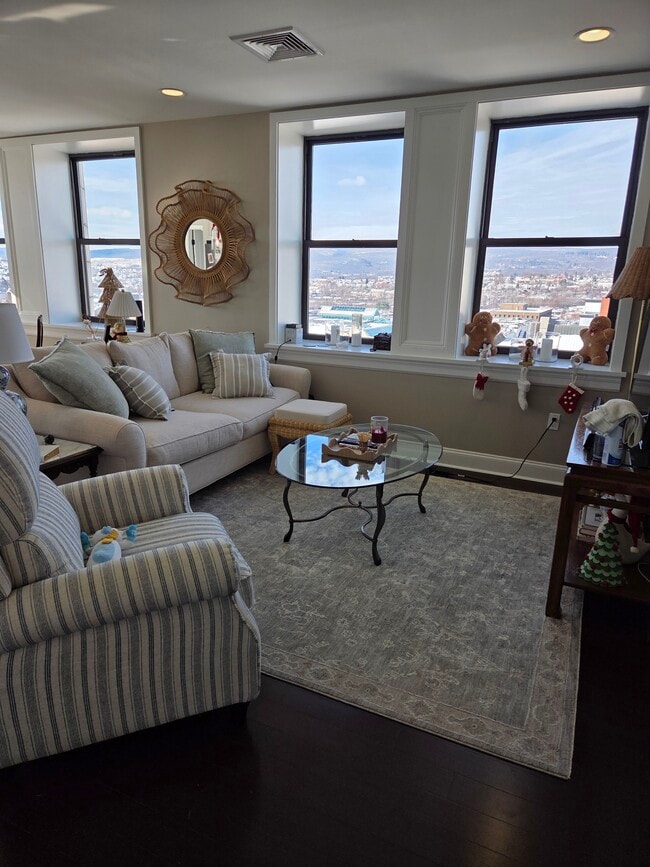 Building Photo - 108 N Washington Ave