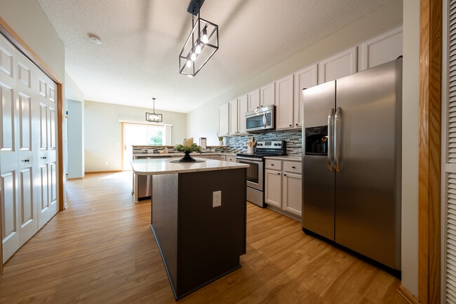 Building Photo - 9679 Alvarado Ln N