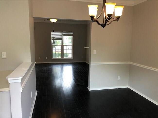 Building Photo - 2 Bed/2.5 Bath townhome - great Doraville ...